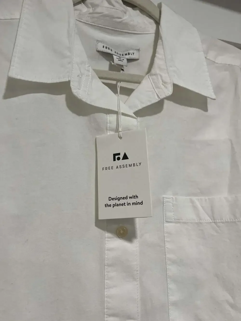 Free Assembly white button down - Picture 4 of 7